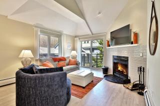 Gorgeous 2BR, 2BA Woods Condo V5 - Pool, Hot Tub, Spa, Tennis, Gym - Killington - 9