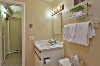 Whiffletree Cozy Condo - 2-Bedroom Condo in Vermont with Garden View and Lift Ticket Deals - 2