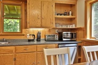 The Mendon Cottage - Charming Vermont Home Close to Pico, Ski Rental Deals! - Mendon - 2
