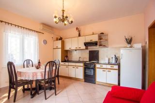 Apartments Mari - Stomorska - 4