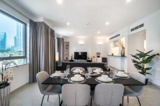 Elegant 1-Bedroom Apartment with Burj Khalifa View - Dubai - 8