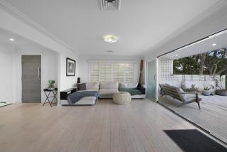 Stunning Beachfront 3-Bed Haven by Natural Reserve - Gold Coast - 1