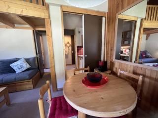Apt Méribel, balcon, aux pieds des pistes, proche commerces - FR-1-355-240 - 8