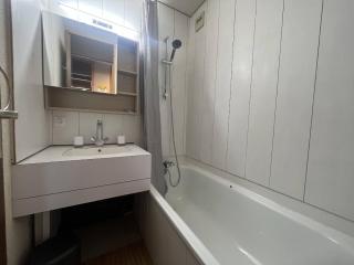 Apt Méribel, balcon, aux pieds des pistes, proche commerces - FR-1-355-240 - 4