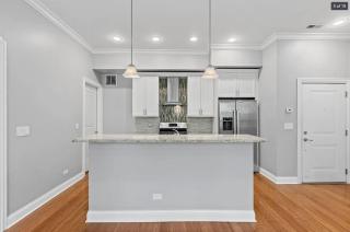 Private Balcony 1 Garage Parking Sleeps 6 - 5