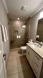 Private Balcony 1 Garage Parking Sleeps 6 - 2