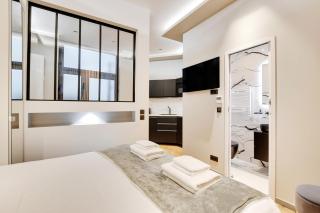 Pick A Flat's apartment in Champs-Elysées - Rue Marbeuf - Paris - 1