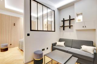 Pick A Flat's apartment in Champs-Elysées - Rue Marbeuf - Paris - 0