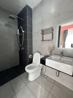 Perfect KTV Set & Netflix 3 Queen Bed Seaview - 1