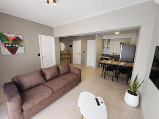 Departamento Emilio Jofré III - Céntrico con estacionamiento y dos baños - 0