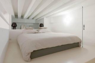 Appartement avec beaux volumes cœur du MARAIS - 8