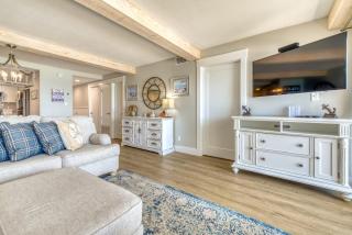 Beach House Condominiums C301 - Beachfront with Pool, WiFi, & Beach Service - Destin - 3