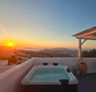 Karpimo North - Sunset view - Private Jacuzzi - up to 4pp - Fira - 4