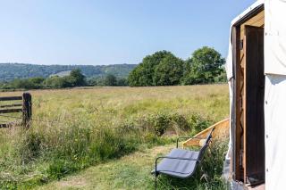 Beautiful Yurt with stunning South Downs views - Graffham - 1