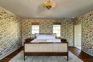 The Nicholas Veranda King Suite - Walk to King - Charleston - 0
