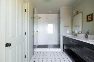 The Nicholas Veranda King Suite - Walk to King - Charleston - 6