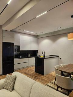 Stylish White City residence - 9