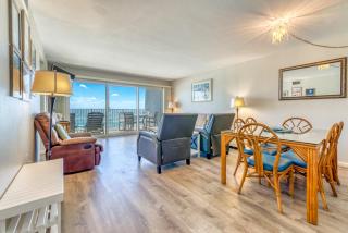 Beach House Condominiums B402 - Beachfront with Pool, WiFi, & Beach Service - Destin - 0