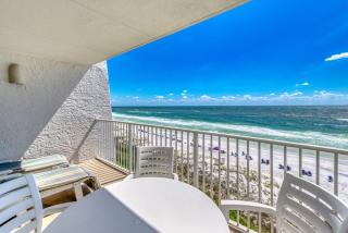 Beach House Condominiums B402 - Beachfront with Pool, WiFi, & Beach Service - 7