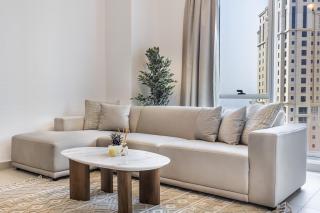 Spacious Modern Apartment in Marina - Dubai - 1