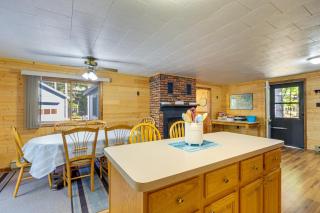 2 Blocks to Boat Ramp Higgins Lake House with Grill - 3