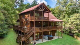 Blue Line Vista - Private Cabin Ellijay GA - Hot Tub, Game Room, Fire Pit, Private Balcony, Outdoor Dining - Ellijay, GA - Ellijay - 8