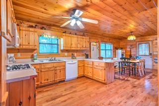 Squat and Gobble - Hot Tub Pool Table Privacy - Blue Ridge - 5
