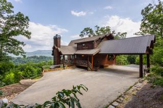 Lookout Lodge - Luxurious Mountain Cabin - Blue Ridge - 2