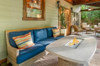 Goose Island Retreat Luxurious Vacation Getaway - Cherry Log - 7