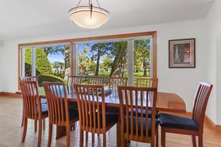 Lake Benedict Lakefront - Pier - Large Lawn - Fire Pit - Grill - Relaxing Family Vacation - Gas Fireplace - Genoa City - 2
