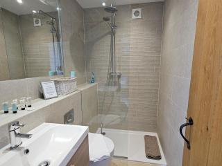 Beautiful Views Historic 16th Cent Barn Conversion - Pass the Keys - 6