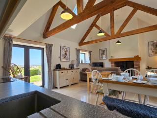 Beautiful Views Historic 16th Cent Barn Conversion - Pass the Keys - 3