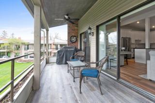 Renovated Abbey Villa Getaway - Patio - Pool View - Short Walk to the Water - Gas Fireplace - King Master - Lake Geneva - 7