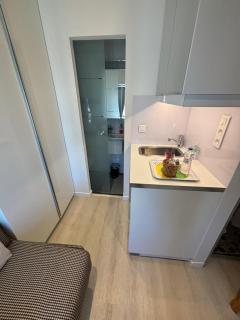 Paris 17 - Coeur Batignolles - Beau studio 10 m2 -110 sqf - Etat neuf - Calme - Idéal une personne - single occupancy - Paris - 4