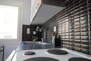Industrial Design Bungalow – 2 min to Center, Wifi - Mitilene - 3