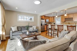 Oaisis on Oak - Private In-Ground Pool - Hot Tub - Pergola Seating - Wildlife - Lake Geneva - 8