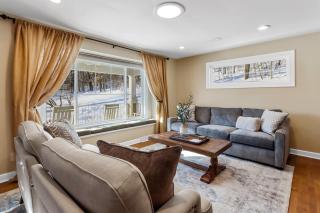 Oaisis on Oak - Private In-Ground Pool - Hot Tub - Pergola Seating - Wildlife - Lake Geneva - 7
