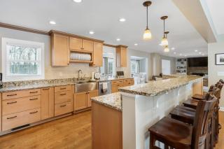 Oaisis on Oak - Private In-Ground Pool - Hot Tub - Pergola Seating - Wildlife - Lake Geneva - 5