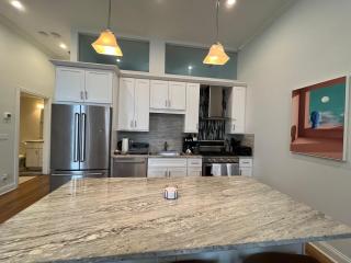 Chic 1 BR w Parking - 9