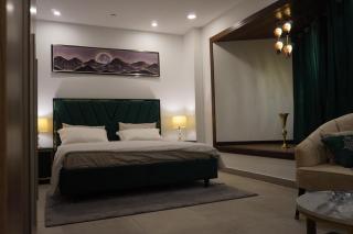 Premier Apartment In DHA Phase 5 Pentasquare - Lahore - 7