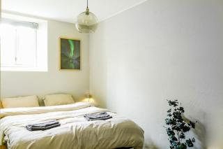 8 Bed spaces and high standard with parking included - 5