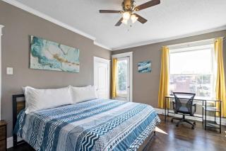 Roomy 2BR-1BA WFH Desk & Backyard - Soulard - 9