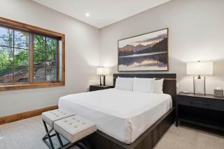 536 Elkhorn Luxury Home by East West Hospitality - 2