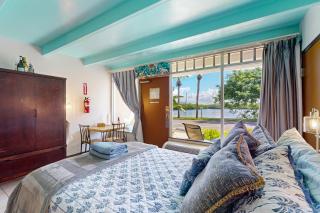 Dolphin & Manatee Cove - Ruskin - 0