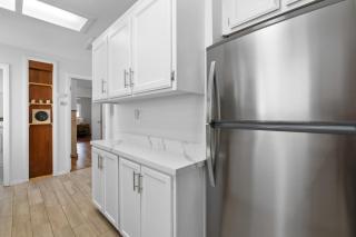 Woodland Escape - Quiet Area, Walk to Hiking Trails & Park! - 2