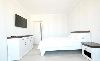 "Deluxe Apartments" L 26-10 - 11217 - 7