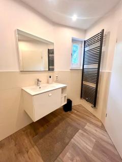 Sehr schönes und möbliertes Apartment - 1