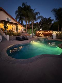 Secluded Paradise Oasis with Gorgeous Pool - 0