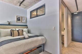 Couples retreat, central, Promenade, night life! - Cape Town - 6