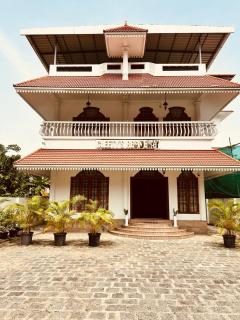 Cleety's Residency - Cochin - 8